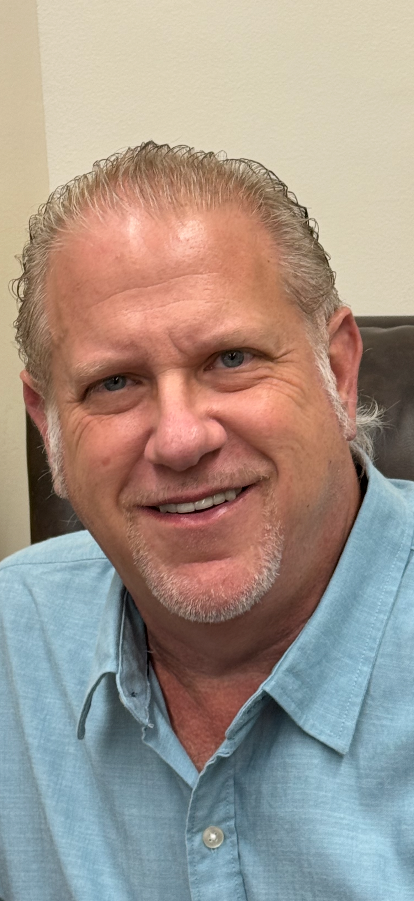 Daniel Gregoire headshot